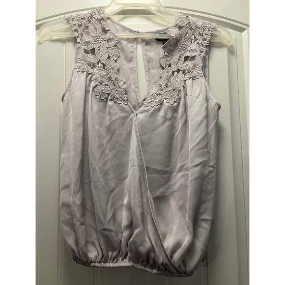 NWT Lipsy London Women’s Summer Comfy Crochet Floral Sleeveless‎ Top Size 6 Gray - Picture 1 of 4